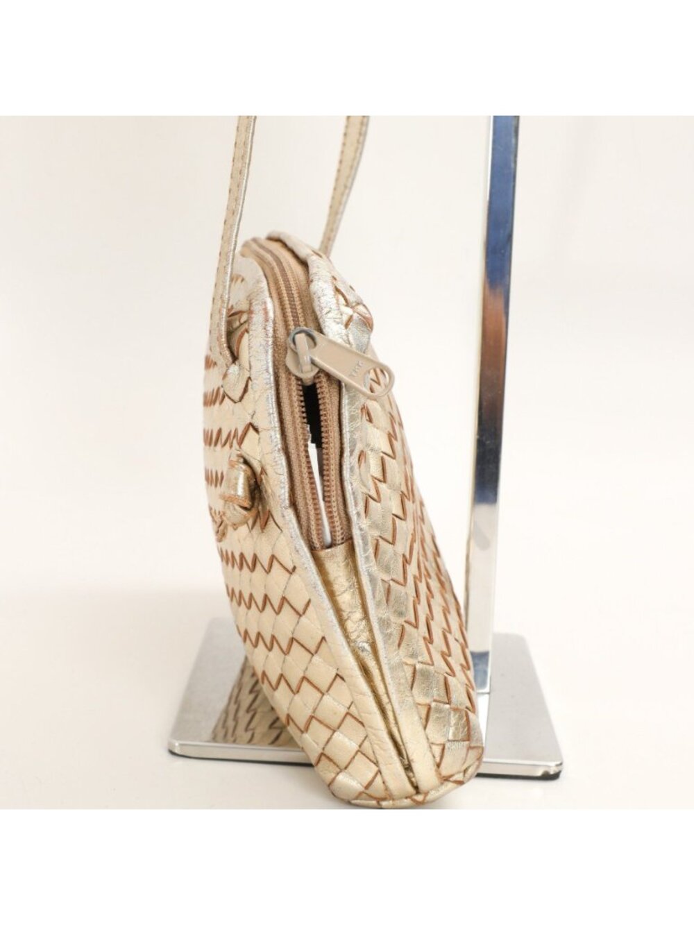 Vintage 70s 80s Metallic Gold Woven Leather Crossbody Bag - Picture 8 of 10